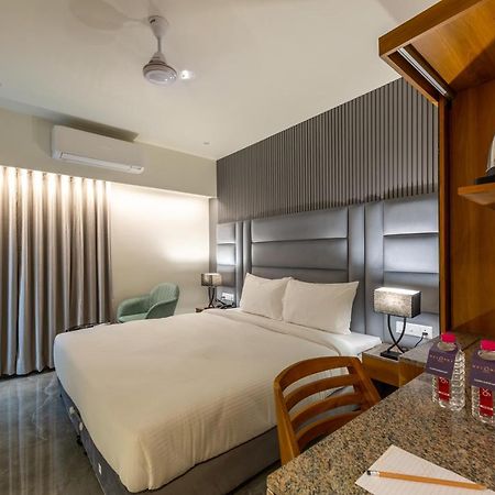 Hotel Nalanda アーメダバード エクステリア 写真