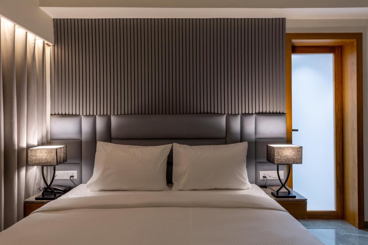 Hotel Nalanda アーメダバード エクステリア 写真