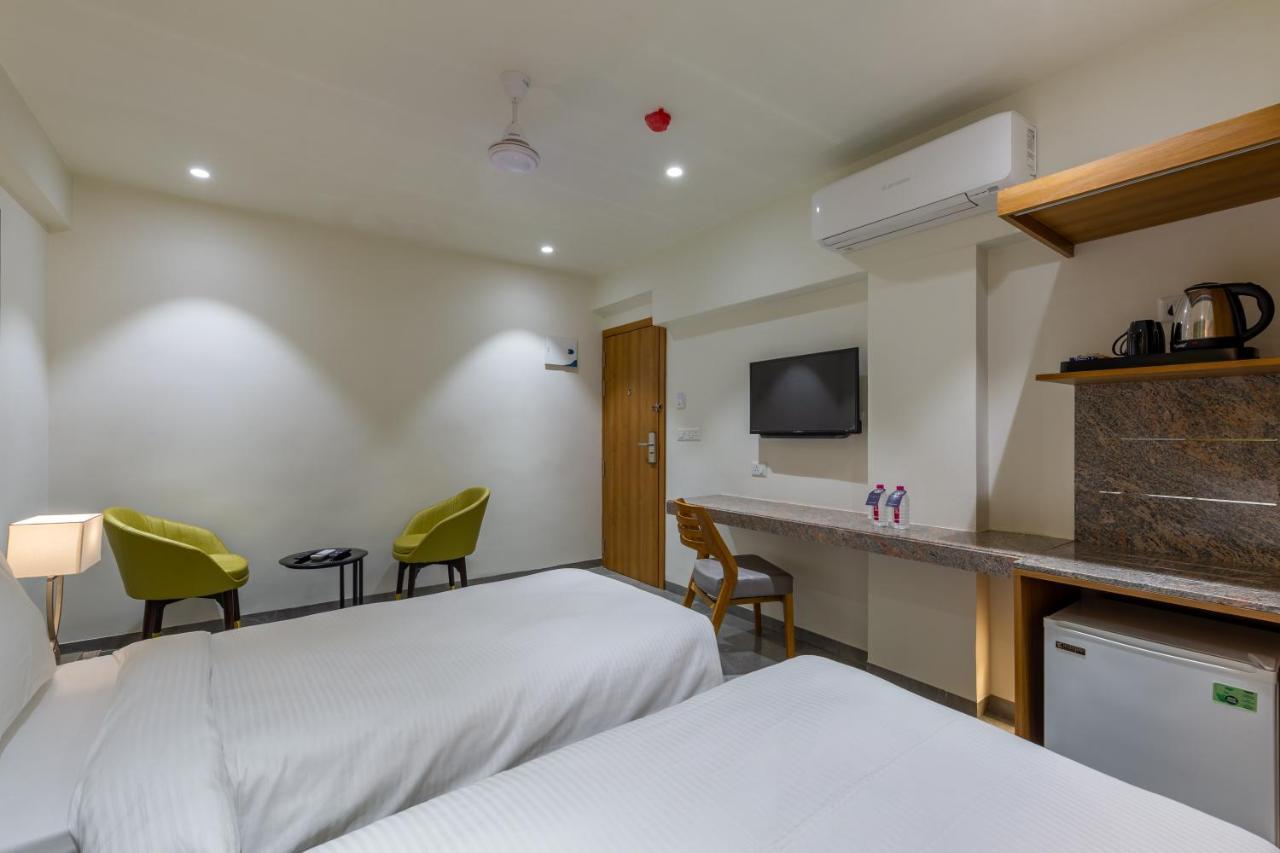 Hotel Nalanda アーメダバード エクステリア 写真
