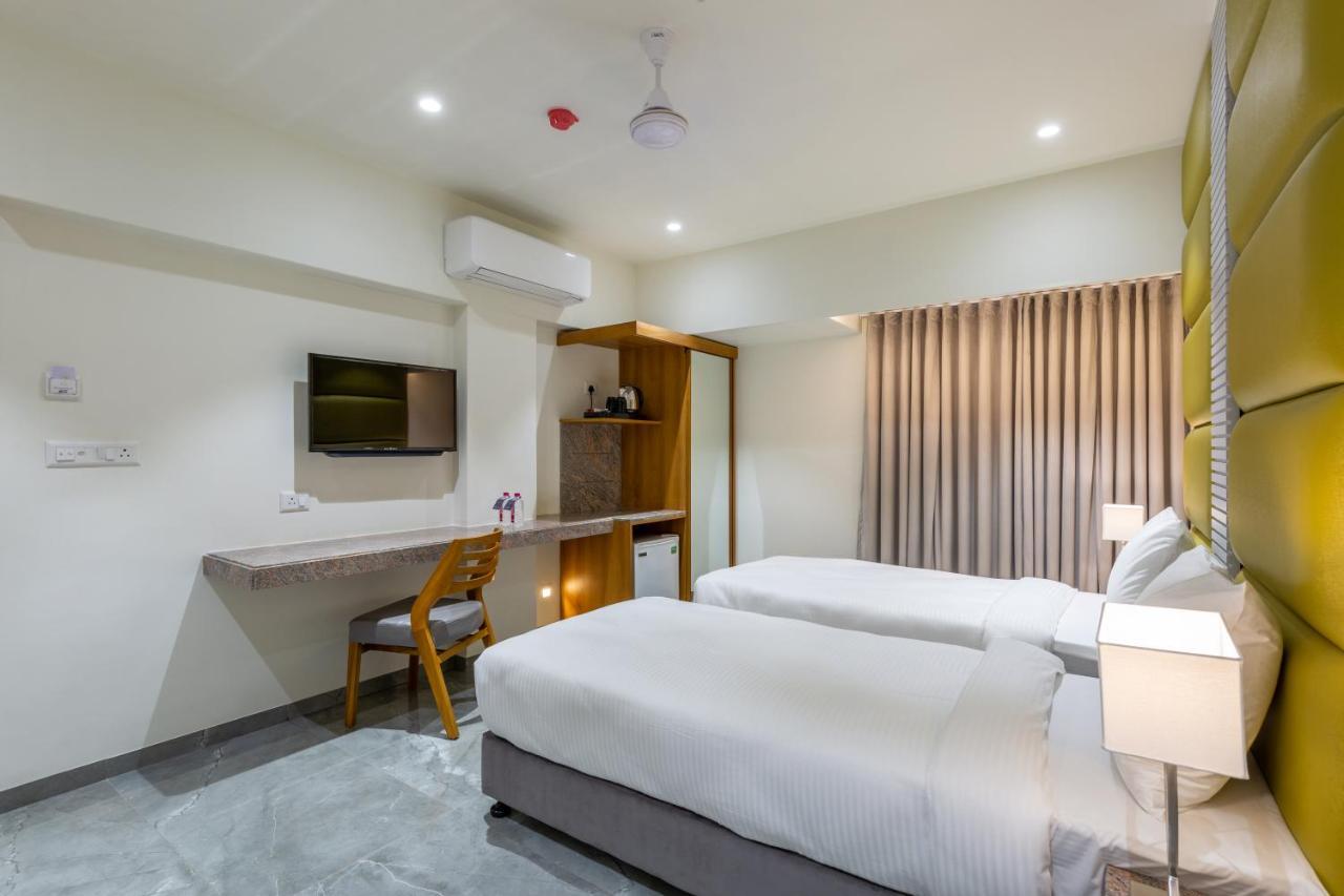 Hotel Nalanda アーメダバード エクステリア 写真