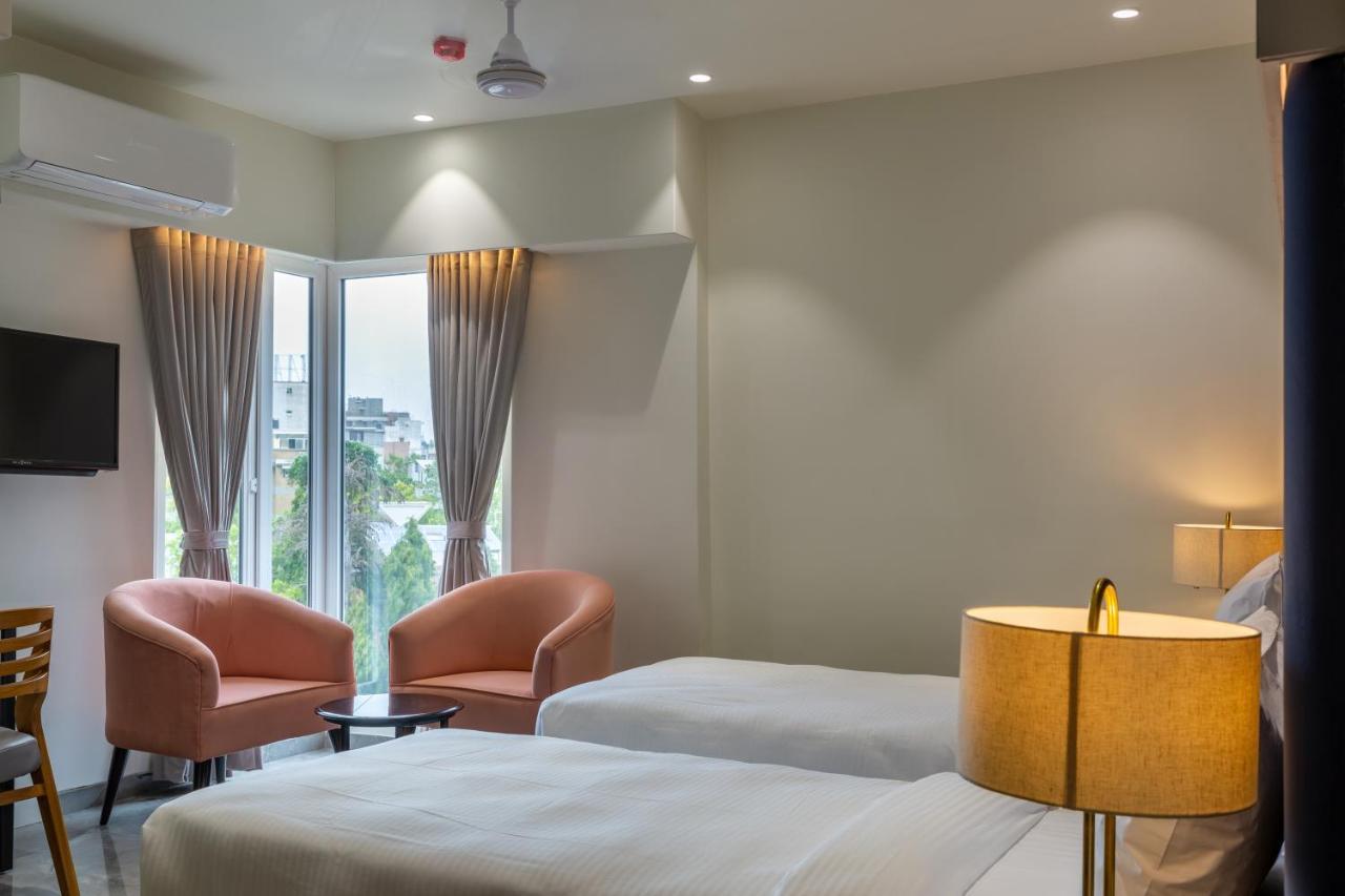 Hotel Nalanda アーメダバード エクステリア 写真