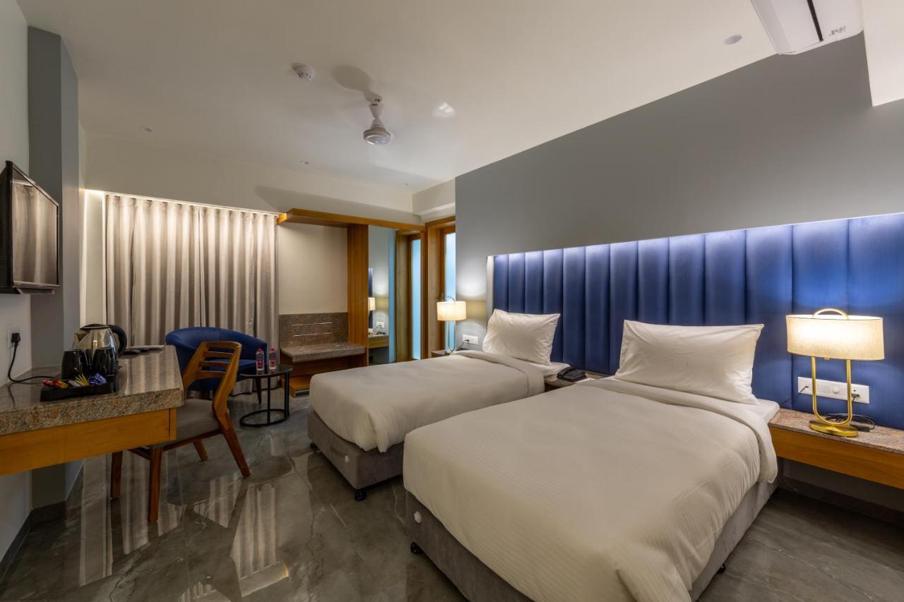 Hotel Nalanda アーメダバード エクステリア 写真