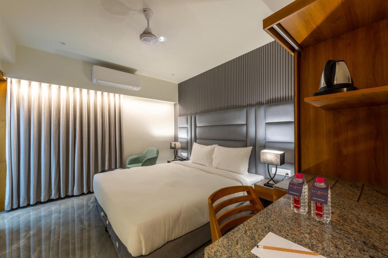 Hotel Nalanda アーメダバード エクステリア 写真