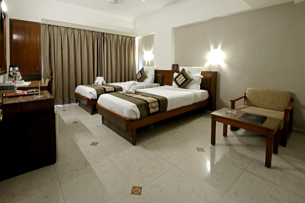 Hotel Nalanda アーメダバード エクステリア 写真